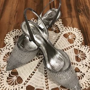 Adrianna Papell ‘Hannah’ Beaded Slingback 8M NWOT